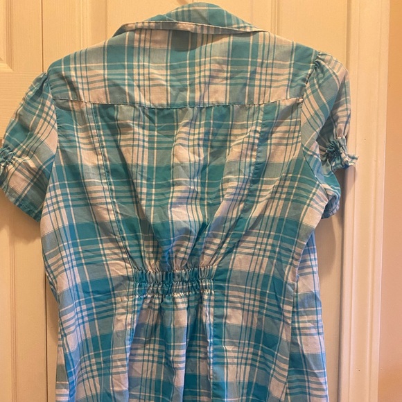 Blue and white short sleeve snap up shirt - Picture 2 of 3